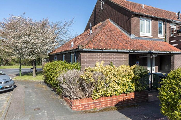 Studio To Rent In Swallowtail, Horsham, RH12