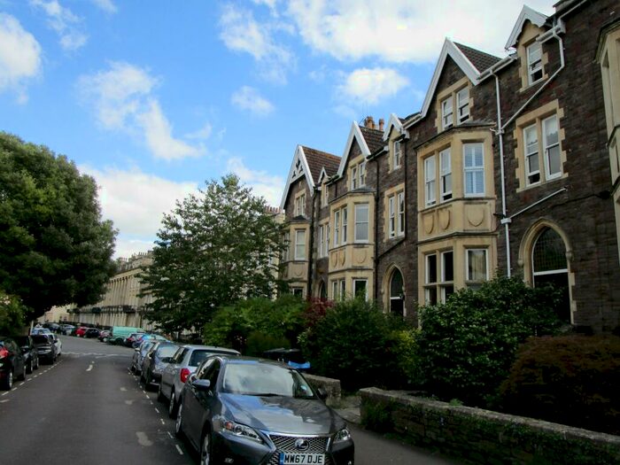 2 Bedroom Flat To Rent In Christchurch Road, Clifton Village, Bristol, BS8
