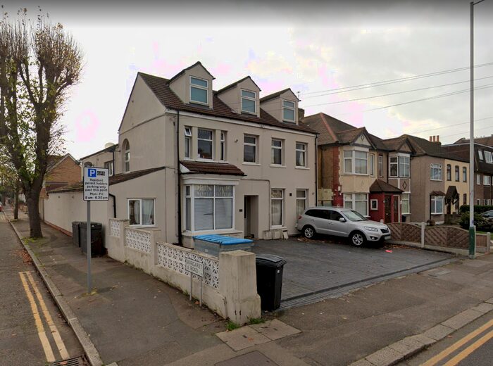 1 Bedroom Flat To Rent In Heath Park Road, Romford, RM2