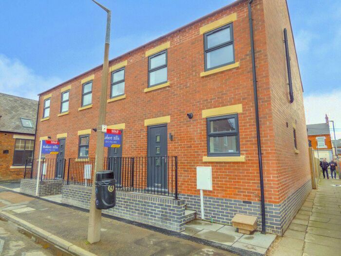 3 Bedroom Terraced House To Rent In St John Street, Long Eaton, NG10