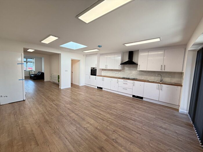 3 Bedroom End Of Terrace House To Rent In Burnham Gardens, Hounslow, TW4