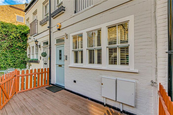 3 Bedroom Terraced House To Rent In Token Yard, Putney High Street, SW15