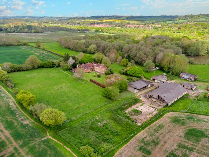 6 Bedroom Detached House For Sale In Runham Lane, Harrietsham, Kent, ME17