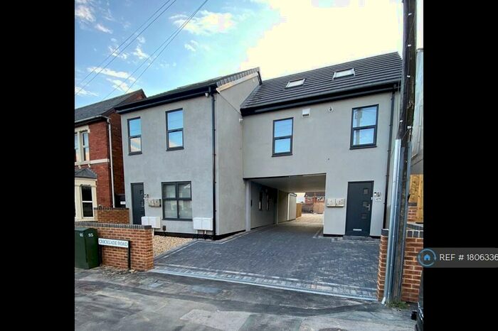 2 Bedroom Flat To Rent In Cricklade Road, Swindon, SN2