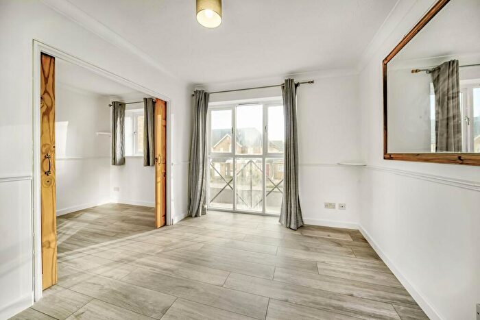 1 Bedroom Apartment To Rent In Water Lane, New Cross, SE14