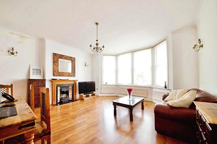 2 Bedroom Flat To Rent In West End Lane, London, NW6