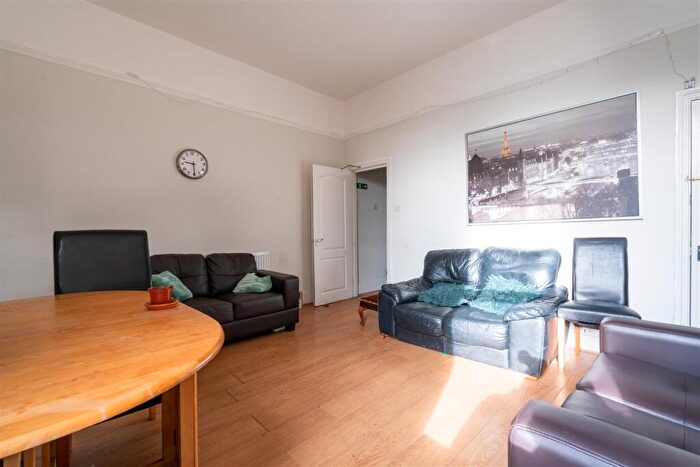 6 Bedroom House To Rent In Crookesmoor Road, Sheffield, S6