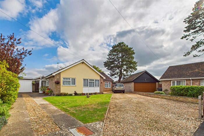 4 Bedroom Detached Bungalow For Sale In Newcombe Drive, Feltwell, IP26