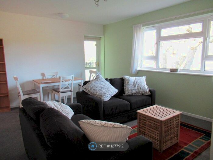 2 Bedroom Flat To Rent In Orlescote Road, Coventry CV4