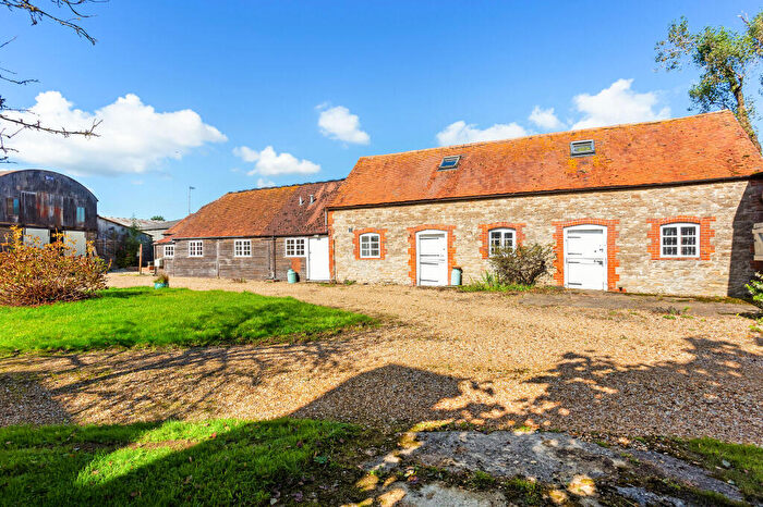 2 Bedroom Character Property For Sale In Faringdon Road, Stanford In The Vale, SN7