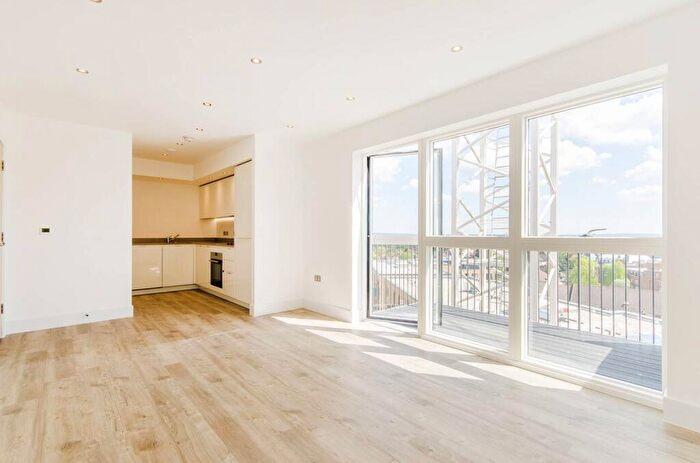 1 Bedroom Flat To Rent In Lyon Road, Harrow, HA1