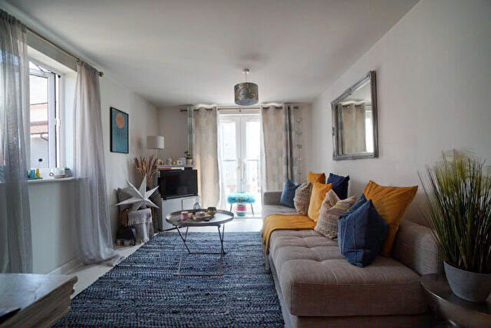 2 Bedroom Flat To Rent In Saddlery Way, Chester, Cheshire, CH1