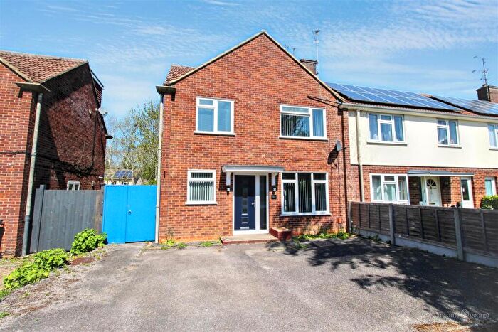 3 Bedroom End Of Terrace House For Sale In Corwen Road, Tilehurst, Reading, RG30