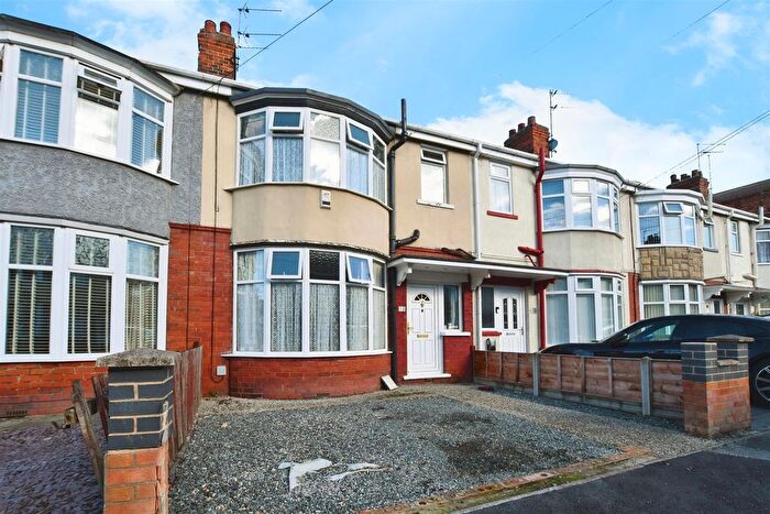 3 Bedroom Terraced House For Sale In Lake Drive, Hull, HU8