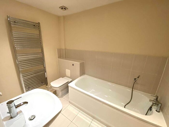 4 Bedroom Town House To Rent In Flagstaff Court, Canterbury, CT1