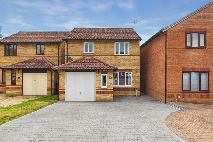 3 Bedroom Detached House For Sale In Hayman Road, Brackley, NN13