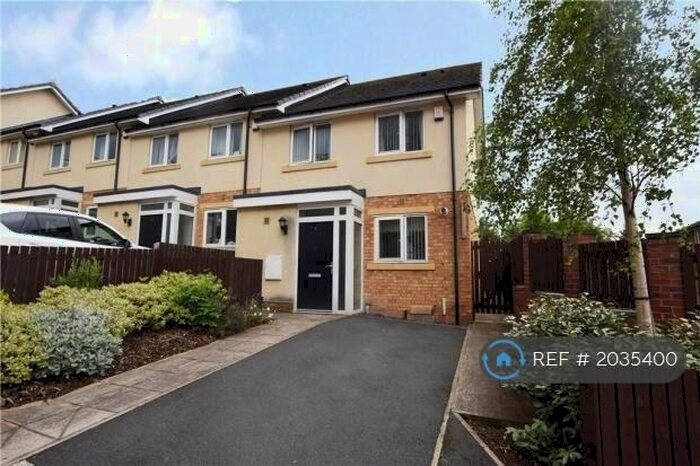 3 Bedroom Semi-Detached House To Rent In Parkside Close, Burley, Leeds, LS4