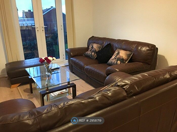 2 Bedroom Flat To Rent In Haydock, St Helens, WA11
