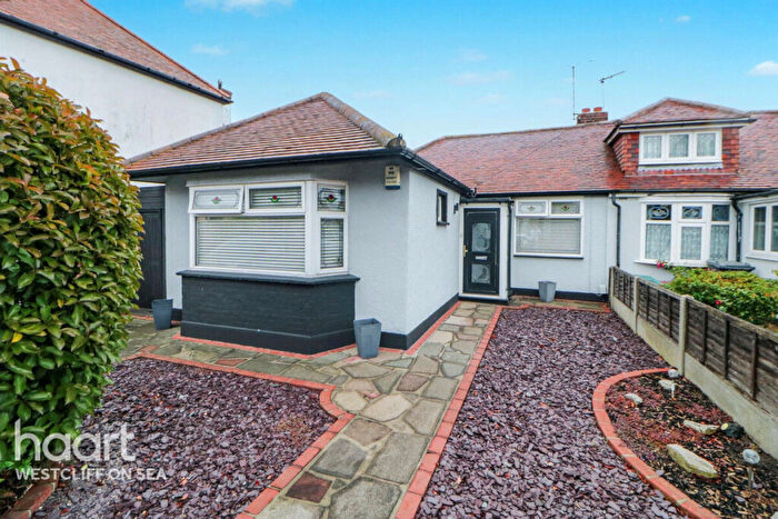 2 Bedroom Semi-Detached Bungalow For Sale In Hampton Gardens, Southend-On-Sea, SS2