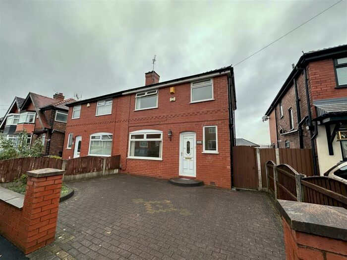 3 Bedroom Semi-Detached House To Rent In White Swallows Road, Swinton, Manchester, M27