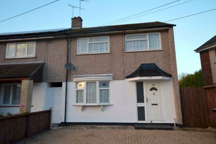 3 Bedroom House To Rent In Whitbourne Ave, Park South, SN3