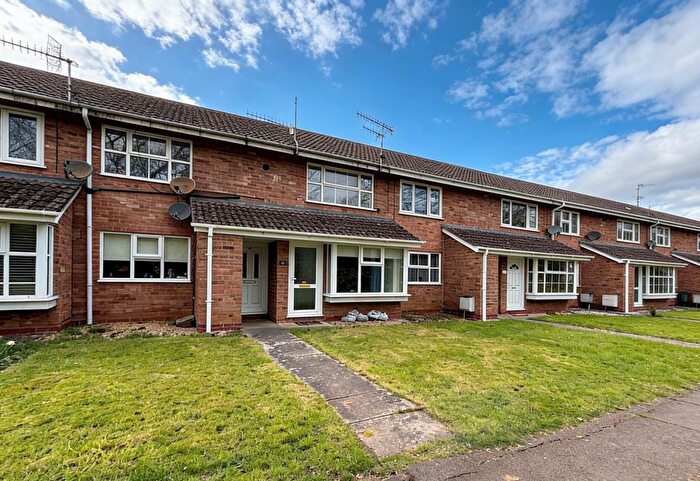 2 Bedroom Maisonette To Rent In Chesford Grove, Stratford-Upon-Avon, CV37