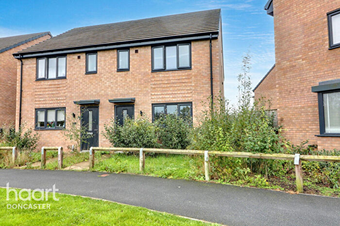 3 Bedroom Semi-Detached House For Sale In Larkspur Close, Balby, Doncaster, DN4