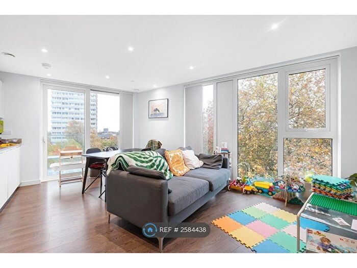 2 Bedroom Flat To Rent In The Shoreline Building, London, N4