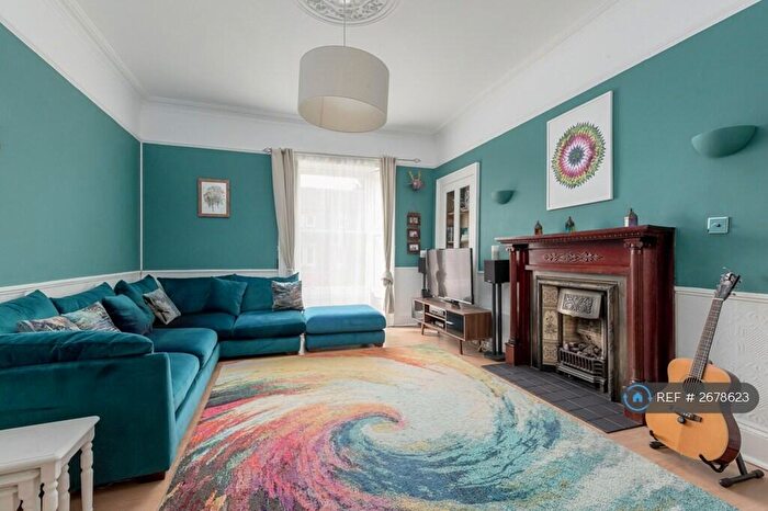 4 Bedroom Terraced House To Rent In North Fort Street, Edinburgh, EH6