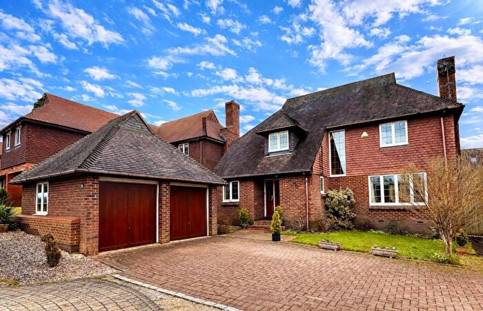 4 Bedroom Detached House For Sale In Lightwater, Surrey, GU18