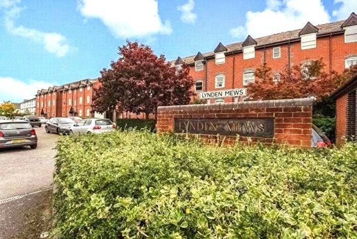 1 Bedroom Flat For Sale In Lynden Mews, Dale Road, Reading, Berkshire, RG2