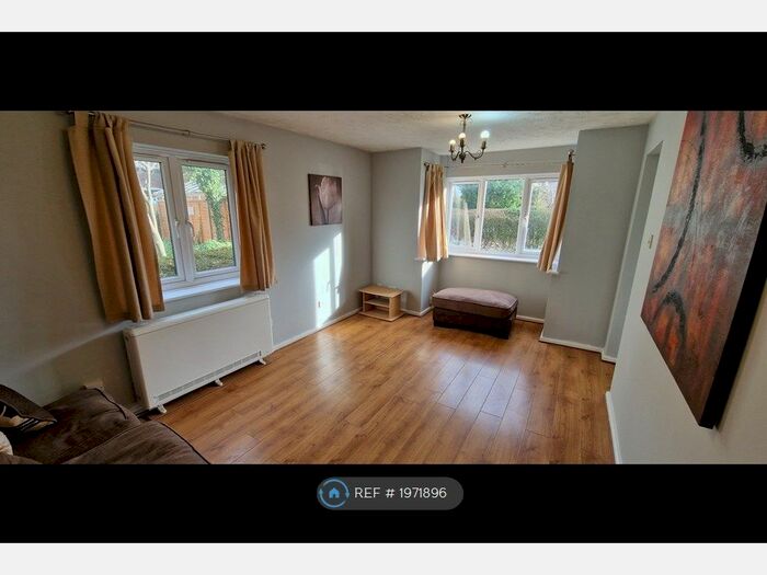1 Bedroom Flat To Rent In Leafield, Luton, LU3