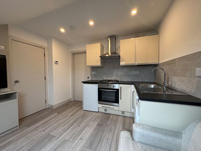 2 Bedroom Flat To Rent In Norbury Crescent, Norbury, London, SW16