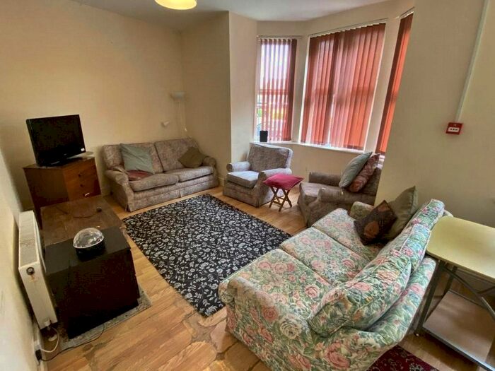 7 Bedroom End Of Terrace House To Rent In Booth Avenue, Manchester, Greater Manchester, M14