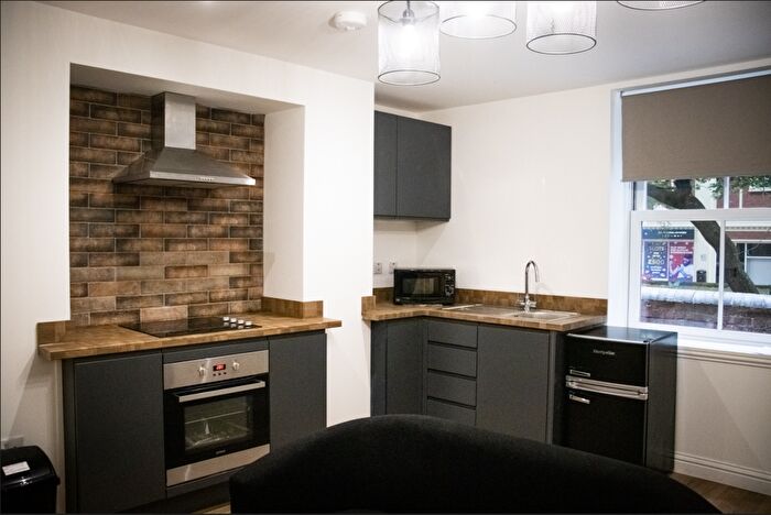 1 Bedroom Flat To Rent In City Centre // Bed Flat // Aug, LN2