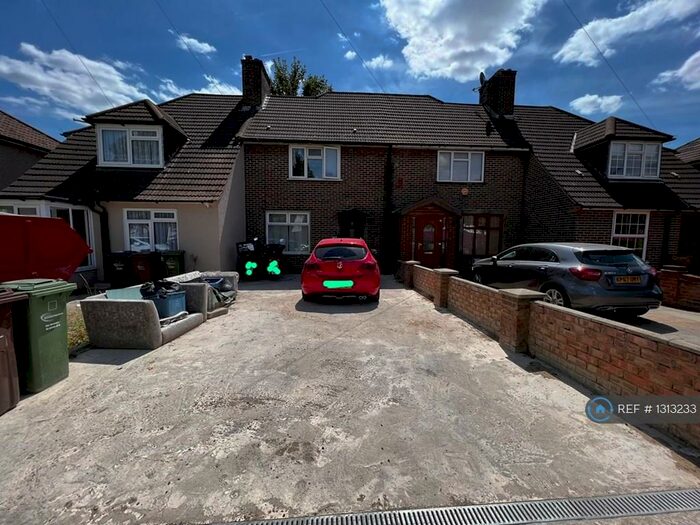 3 Bedroom Terraced House To Rent In Becontree Avenue, Dagenham, RM8