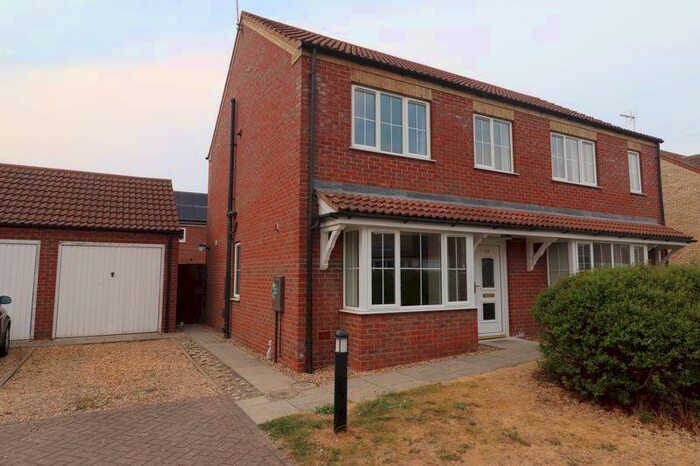 3 Bedroom Semi-Detached House To Rent In Wygate Road, Spalding, PE11