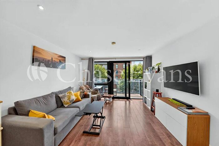2 Bedroom Flat For Sale In Chadwick Court, New Festival Quarter, Jonzen Walk, Poplar, London, E14