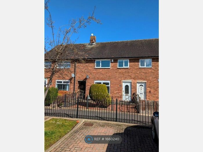 3 Bedroom Terraced House To Rent In Crowland Close, Hull, HU8