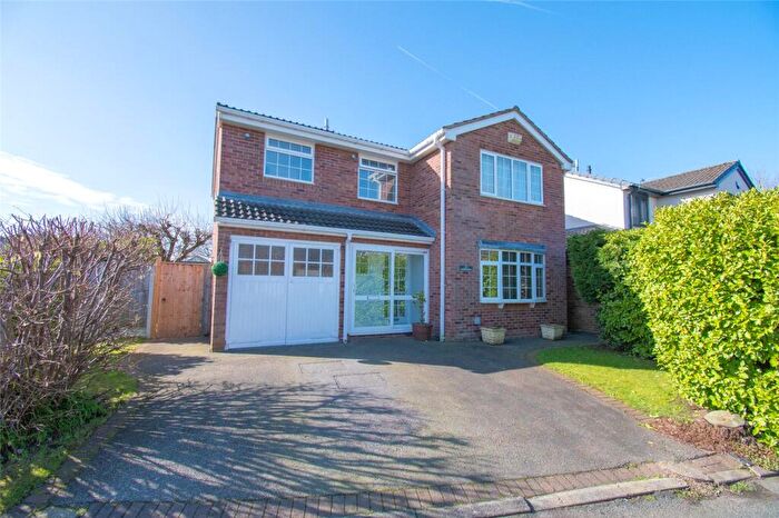 4 Bedroom Detached House For Sale In Heythrop Drive, Heswall, Wirral, CH60