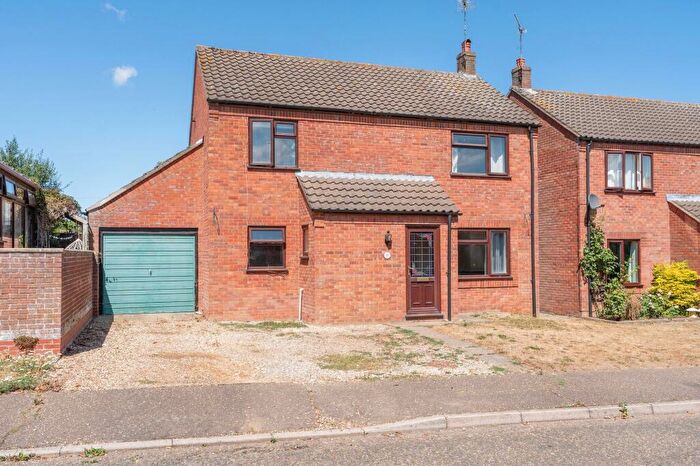 4 Bedroom Detached House For Sale In St. Andrews Close, Worstead, NR28