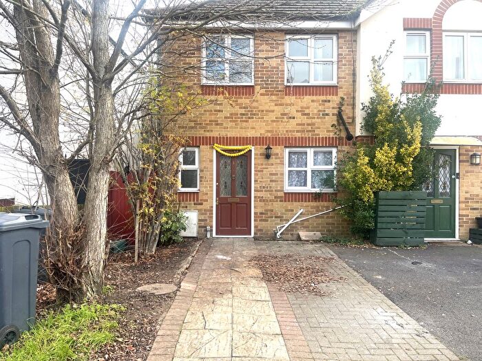 2 Bedroom End Of Terrace House To Rent In Garland Drive, Hounslow, TW3