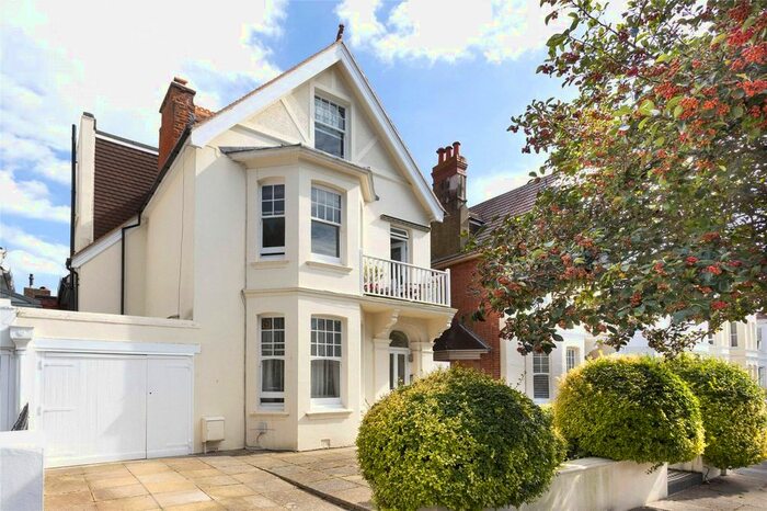 1 Bedroom Flat To Rent In Walsingham Road, Hove, BN3