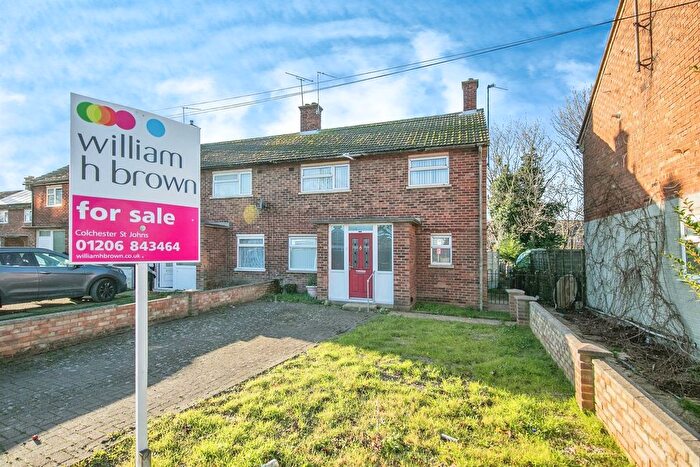 3 Bedroom End Of Terrace House For Sale In Hawthorn Avenue, Colchester, CO4