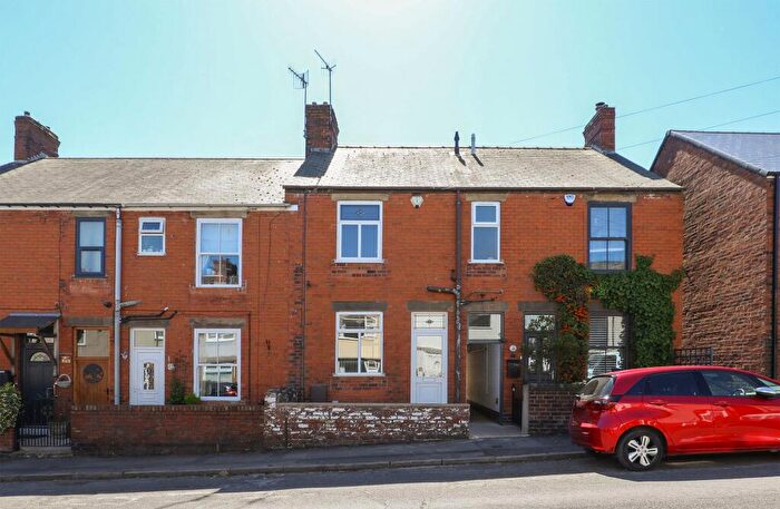 2 Bedroom Terraced House For Sale In Holme Road, Chesterfield, S41