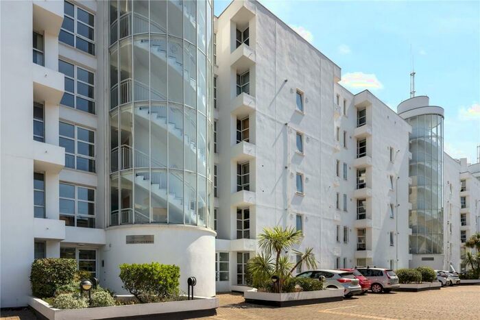 2 Bedroom Flat To Rent In Barrier Point Road, London, E16