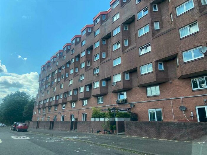 Studio To Rent In Raglan Street, St Georges Cross, Glasgow, G4