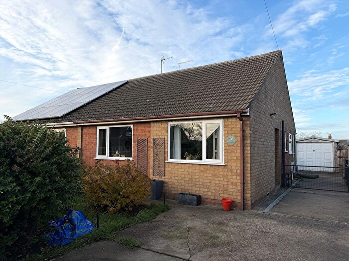 2 Bedroom Semi-Detached Bungalow For Sale In Honeyholes Lane, Dunholme, LN2