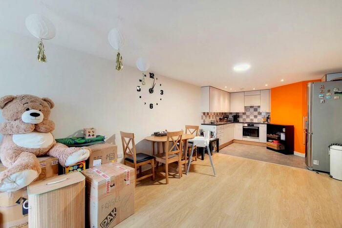 2 Bedroom Flat To Rent In Argyll Road, Woolwich, London, SE18
