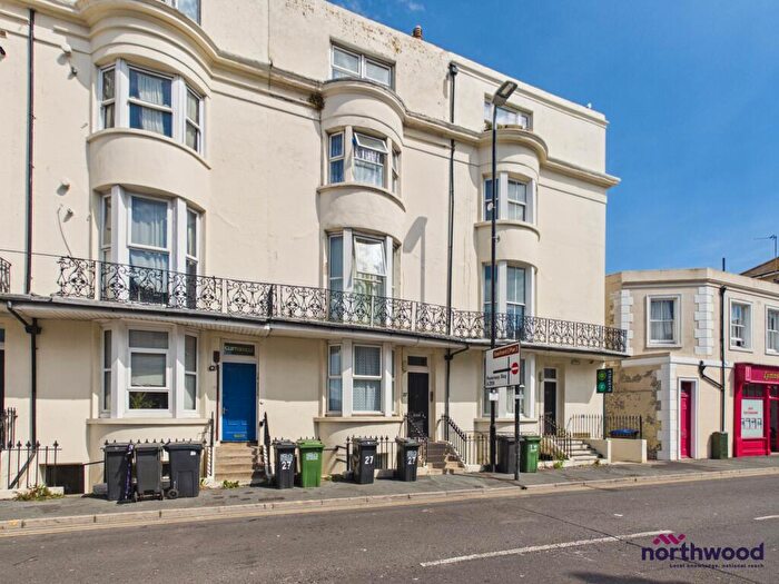 1 Bedroom Flat To Rent In Cavendish Place, Town Centre, Eastbourne, BN21